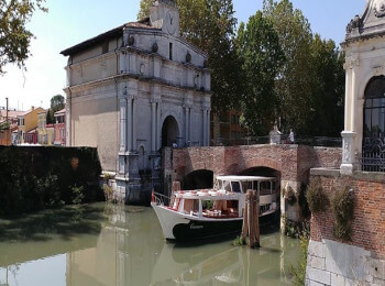 Degustazione in navigazione tra i canali di Padova